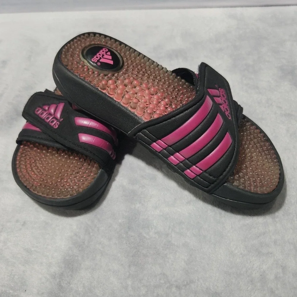 Adidas Adissage Kids Slide Sandals Black Pink Adjustable 12K Q35025